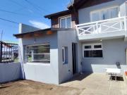 Casa Céntrica 4 dorm c/vista a 7 cuadras del lago