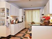 CASA EN VENTA CENTRO 4 DORMITORIOS PILETA PARQUE