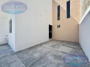 CASA EN VENTA CERCA DE ALBERCA 450 EN PRIVADO, FRAC....