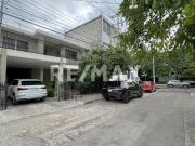 Casa en venta cerca de av 60 col Villas del Sol, Mérida,...