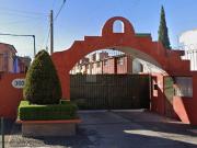 Casa en venta cerca de Galerías Toluca, 3 recámaras