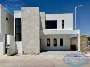 CASA EN VENTA CERCA DEL CLUB CAMPESTRE, FRAC. LAS CALZADAS