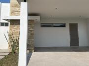 CASA EN VENTA, CERRADA CON AMENIDADES