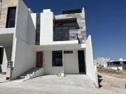 VENTA CASA MODERNA FRACC. CIMA AZUL