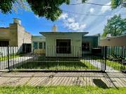 CASA EN VENTA CITY BELL 2 DORMITORIOS PARQUE