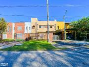CASA EN VENTA CITY BELL DE 4 AMBIENTES CON PILETA