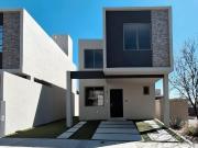 Casa en Venta Ciudad del Sol, 3 Recámaras, 2.5 Baños