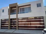 Casa en Venta, Co. 468m2, Jardines de Zavaleta, 3 Recámaras