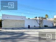 CASA EN VENTA COL. CUAUHTEMOC CON LOCAL Y OFICINA...