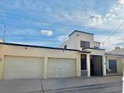 Casa en venta – Col. Filadelfia, Gómez Palacio,...