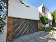 CASA EN VENTA COL. LA PAZ CON RECÁMARA EN PB CERCA DE...