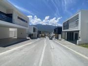 Casa en VENTA col priv carr nacional Monterrey