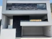 Casa en VENTA col priv carr nacional Monterrey