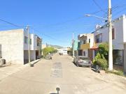 CASA EN VENTA, COL. VALLE DEL COUNTRY, TEPIC, NAYARIT...