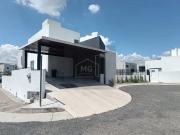 CASA EN VENTA EN JURIQUILLA