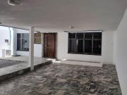 CASA DEL ÁRBOL EN VENTA COLONIA BUGAMBILIAS CON DOS...