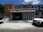 Casa en Venta – Colonia Independencia, Guadalajara,...