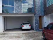 CASA EN VENTA – COLONIA MANANTIALES ¡Vive con estilo,...