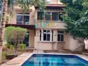 CASA EN VENTA COLONIAL CON ALBERCA Y JARDIN