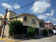 Casa en Venta Comercial en Jardines del Moral con 4...