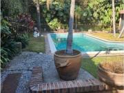 Casa en venta como terreno en un nivel en Vistahermosa...