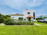 CASA EN VENTA CON 1000 MTS DE TERRENO EN YAUTEPEC