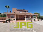 Casa en venta con 170 m2, 4 dormitorios en Busot