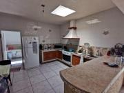 CASA EN VENTA CON 1960 M2 EN ALTOS DE OAXTEPEC CON...