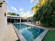 CASA EN VENTA CON 1,120M2 DE SUPERFICIE DE UN SOLO...