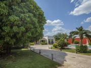 CASA EN VENTA CON 1,510m2 DE TERRENO EN SANTA RITA...