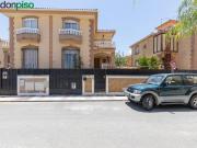 Casa en venta con 202 m2, 3 dormitorios en Albolote,...
