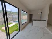 CASA EN VENTA CON 247 M2 EN TLAYACAPAN CON ALBERCA