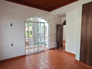 CASA EN VENTA CON 253 M2 EN TLAYACAPAN CON ALBERCA