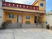 CASA EN VENTA CON 2 DEPARTAMENTOS Y UN LOCAL, IDEAL PARA...