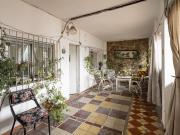 CASA EN VENTA CON 2 DORMITORIOS Y GRAN PATIO