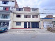 Casa en Venta con 2 Departamentos + Cochera y Azotea en...