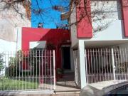 Casa en venta con 2 monoambientes