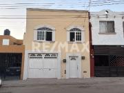 Casa en Venta con 2 Unidades Rentables en calle Luna...