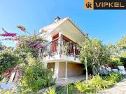 Casa en venta con 360 m2, 8 dormitorios en Bergondo...