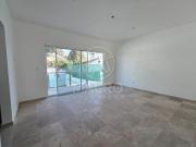 CASA EN VENTA CON 380 M2 EN LOMAS DE COCOYOC CON ALBERCA