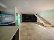 CASA EN VENTA CON 380 M2 EN LOMAS DE COOCYOC CON ALBERCA