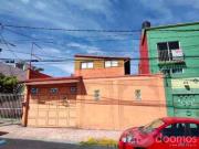 CASA EN VENTA CON 3 DEPARTAMENTOS COLINA DEL SUR 5...