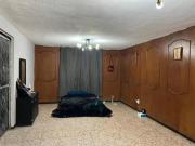 Casa en VENTA con 3 departamentos en el Centro de la ciudad