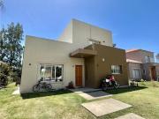 Casa en Venta con 3 dormitorios, patio con galería y...