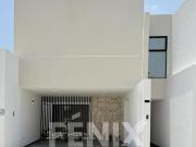 Casa en venta con 3 habitaciones, cada una con baño...