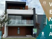 CASA EN VENTA CON 3 RECÁMARAS DENTRO DEL FRACCIONAMIENTO...