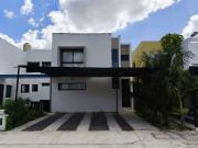Casa en venta con 3 recámaras en Floresta Casa en venta con 3 recámaras en Floresta