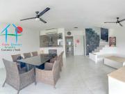 Casa en venta con 3 recámaras y terraza con salida a la...