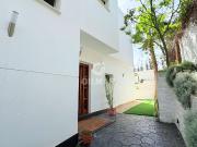 Casa en venta con 422 m2, 4 dormitorios en Este Morlaco...
