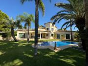 Casa en venta con 464 m2, 4 dormitorios en Benissa